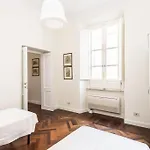 Vatican Large Comfortable Lejlighed *
