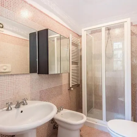 Vatican Large Comfortable