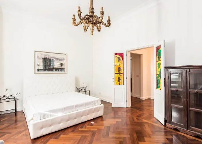 Vatican Large Comfortable Rom